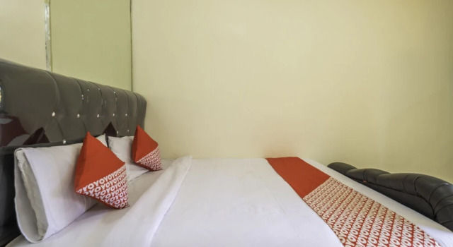 Syahransah Guest House by Oyo Rooms, Rezerwuj Pensjonat Pensjonaty w Bandung, w pobliżu Bandung Trade Center, Pensjonat