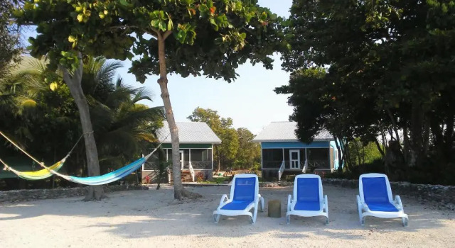 Serenity Beach Cottages, Rezerwuj Hotel Utila Honduras
