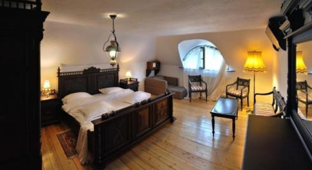 Casa Poveste Pensiunea-Muzeu, Prenota Hotel Campulung Moldovenesc Suceava