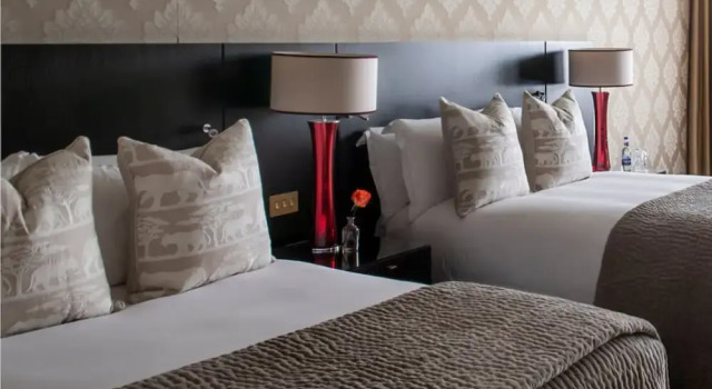 Четырёхместный номер Deluxe The Westbury Hotel