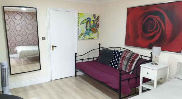 Студия Dodi Aparts London, near Stratford close to tube station