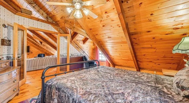 Коттедж Broken Bow Cabin w/ Hot Tub & Fishing On-site!