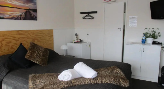 Студия High Street Living Motel