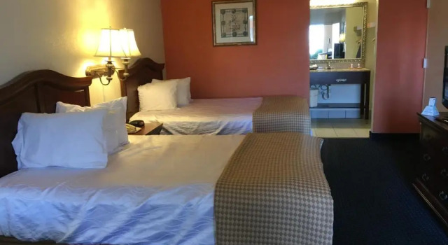 Четырёхместный номер Standard Baymont by Wyndham Rocky Mount I-95