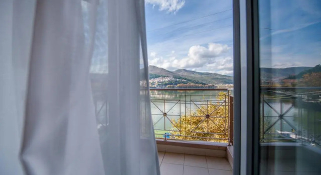Двухместный номер Standard с видом на озеро Hotel Kastoria in Kastoria City