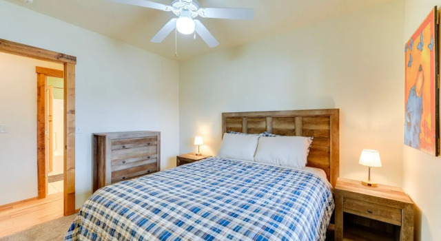 Charming Duplex w/ Patio: 12 Mi to Grand Targhee!, Забронировать Дом для отпуска Дриггс Grand Targhee, рядом с Центр геотуризма Teton