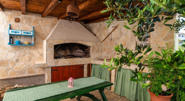 San - Comfortable and Great Location - A1, Rezerwuj Hotel Povljana 