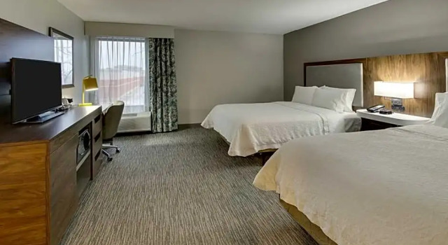 Четырёхместный номер Standard Hampton Inn Indianapolis/Carmel