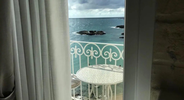 Люкс с видом на море Miramare Luxury Guest House