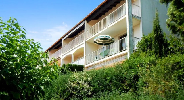 Studio in La Croix-valmer, With Wonderful sea View and Furnished Balco