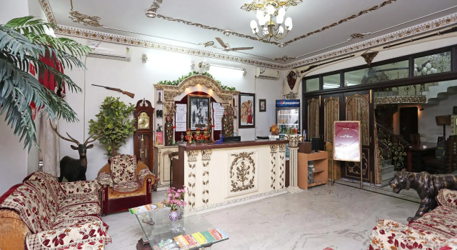 OYO 1992 Hotel Maan's Heritage