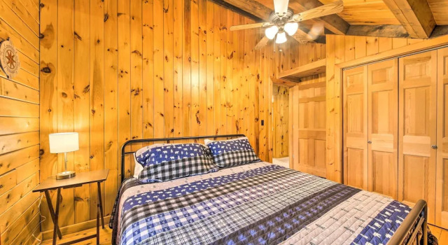 All-season Sanctuary: Steps to Moosehead Lake, Book Vacation Home Greenville Junction Maine