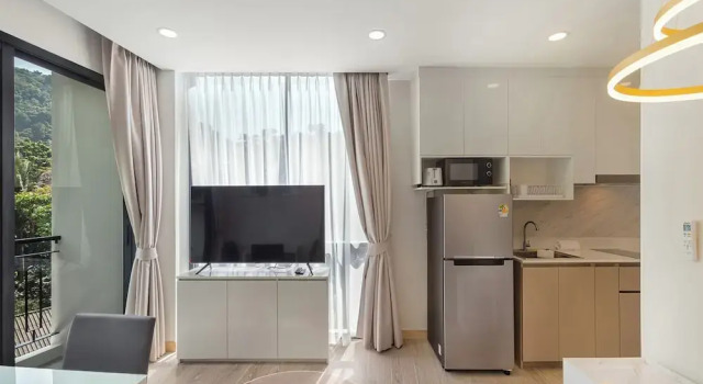 One bedroom Palmetto Condo Karon A 607
