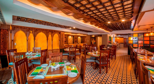 Lemon Tree Hotel Srinagar, Забронировать Отель Бизнес-отели Jammu & Kashmir Ski, 4* 5*