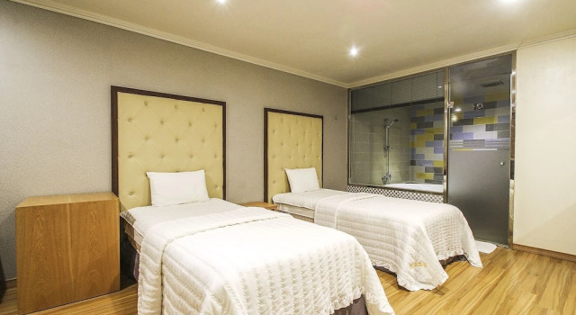 Номер Business Central Hotel