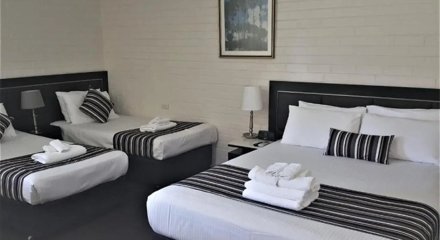 Семейный номер Standard с видом на озеро Hibiscus Lakeside Motel