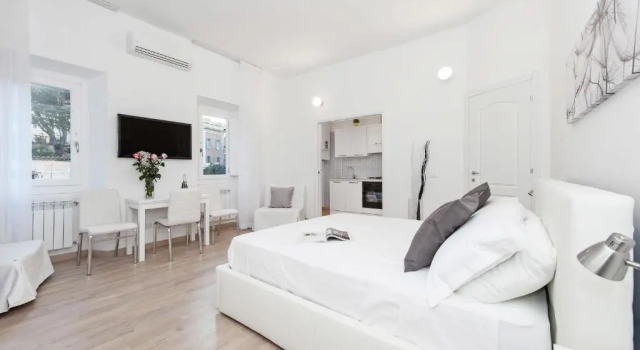 Студия White Flat Colosseo