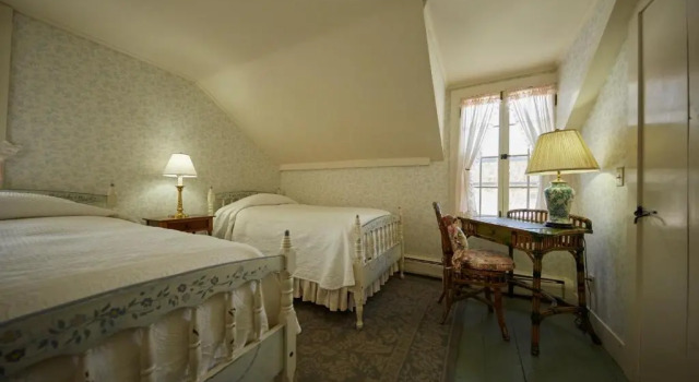 Люкс с 2 комнатами The Red Lion Inn