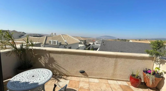 Suite con balcón y con vista a la montaña סוויטות נוף לתבור