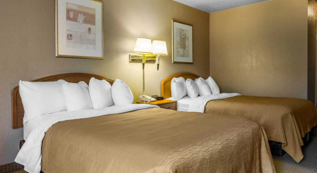Четырёхместный номер Standard Comfort Inn & Suites Johnstown - Richland Town Center