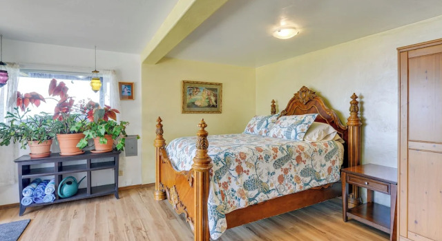 Коттедж Mckinleyville Getaway w/ Hot Tub & Ocean Views!