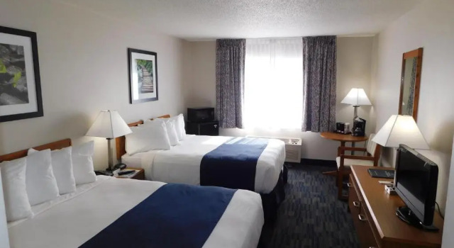 Standard Neljän hengen huone Americas Best Value Inn Chetek