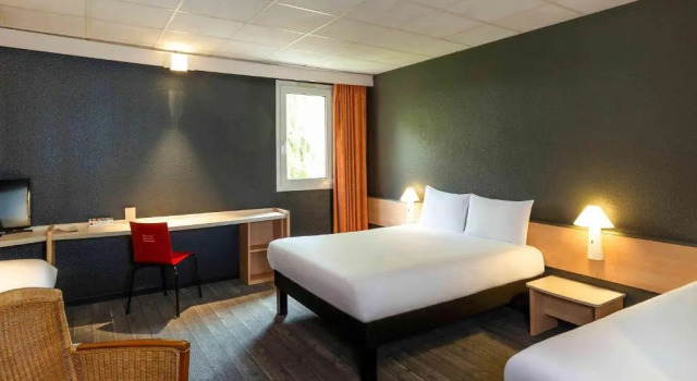 Трёхместный номер Standard ibis Lannion