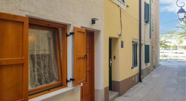 Nice Home in Pag With 2 Bedrooms, Wifi and Private Swimming Pool, Rezerwuj Hotel Pag 