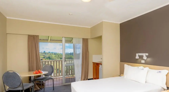 Номер Standard с балконом South Pacific Resort Hotel
