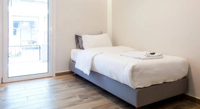 TONI'S Choice to stay in Athens, 2BD Modern House, Забронировать Отель Афины Острова Саронического залива - Аттика, рядом с Холм Филопаппос