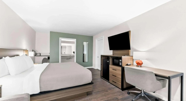 Quality Inn & Suites Port Lavaca near Lighthouse Beach, Varaa Hotelli Hotellit Port Lavaca aamiaisella, Aamiainen