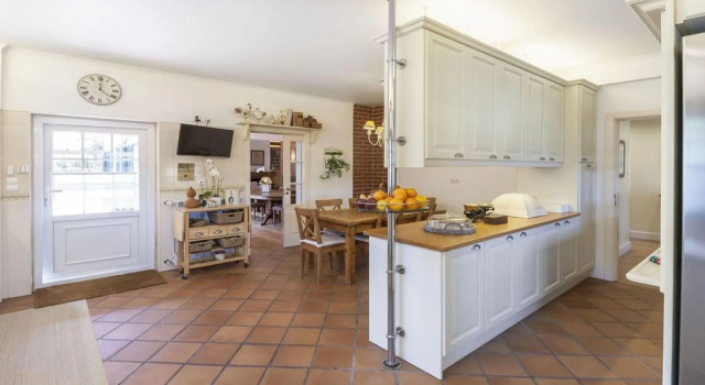 Villa Gerbera (AL) in Herdade da Aroeira, Rezervovat Vila Hotely v Lisabon s bazénem, Bazén