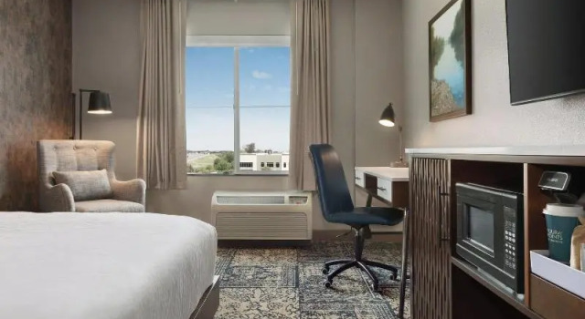 Двухместный люкс c 1 комнатой Four Points by Sheraton Sacramento Airport