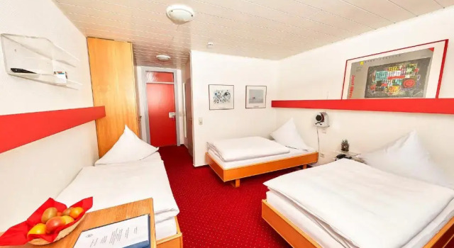 Трёхместный номер Standard Hotel ISG Heidelberg
