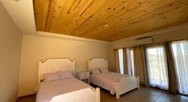Standardowy czteroosobowy pokój i balkonem Maple Resort