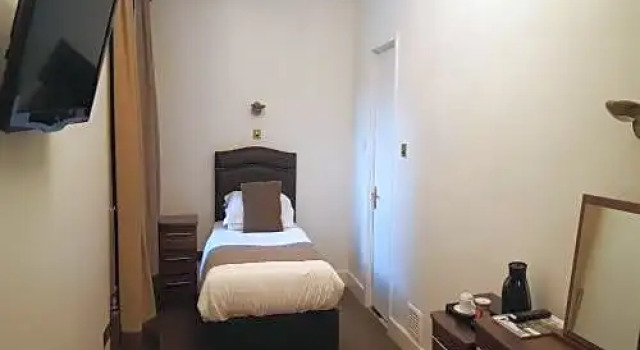 Люкс McLays Guest House