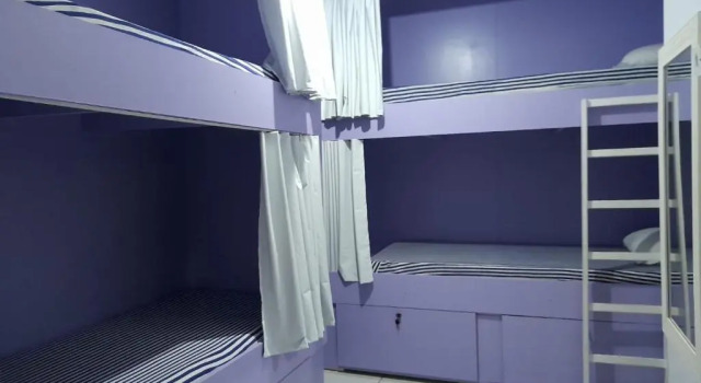 Кровать в общем номере Kasa Hostel Karaokê