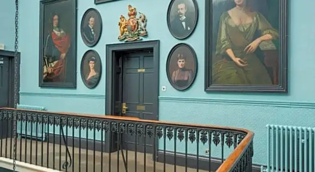 Люкс с видом на сад The Churchill Hotel