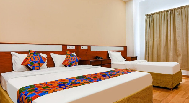 Люкс FabHotel Shubh Shaleen Springs