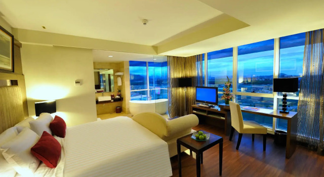 Номер Deluxe Grand Borneo Hotel
