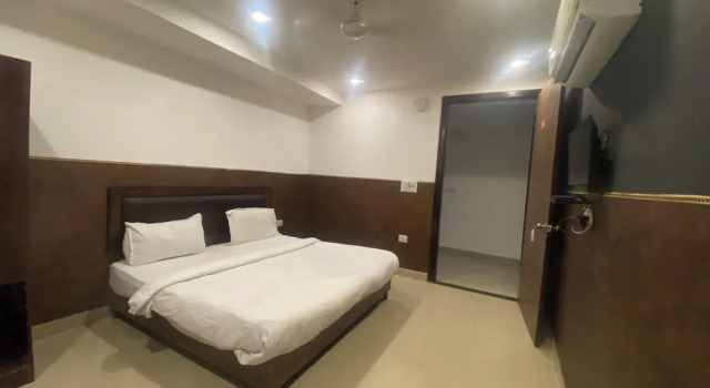 Hotel Golden Plam Tilak Nagar Market, Забронировать Отель Отели Нью-Дели с завтраком, Завтраки