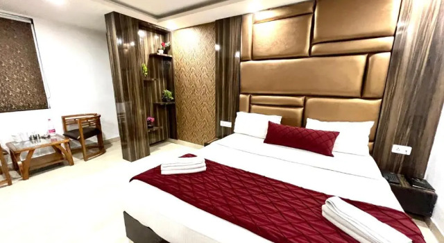 Люкс Hotel Royal Inn igi