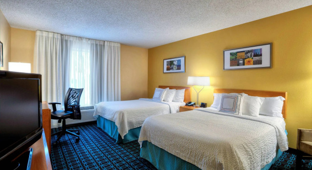 Четырёхместный номер Standard Fairfield Inn and Suites by Marriott McAllen