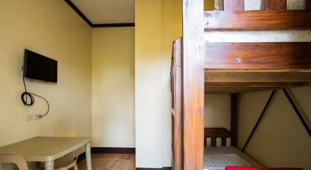 Ver Amare Place by Zen Rooms, Забронировать Отель Балер Лусон