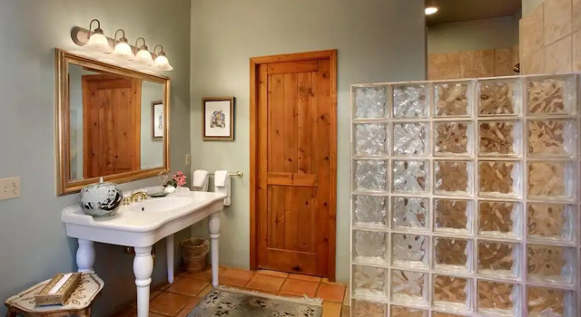 Двухместный люкс Deluxe Cactus Cove Bed and Breakfast Inn