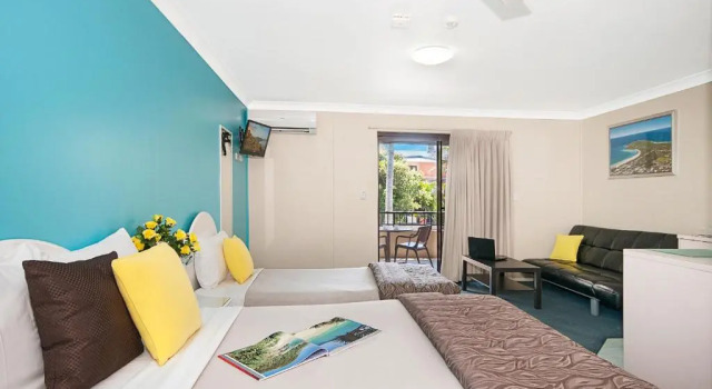 Семейный номер Standard с балконом Byron Bayside Central Studio Apartments