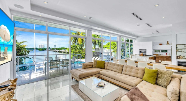 Miami Stunning Waterfront Villa Escape, Book Villa Hoteller i Miami Beach med parkering, Parkering