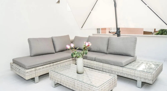 Modern Villa Roko For 6 Persons With Whirpool In Trogir Near The Beach, Buchen Sie Villa Hotels in Gespanschaft Split-Dalmatien mit Pool, Schwimmbad