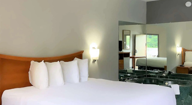 Двухместный люкс Days Inn by Wyndham North Little Rock Maumelle