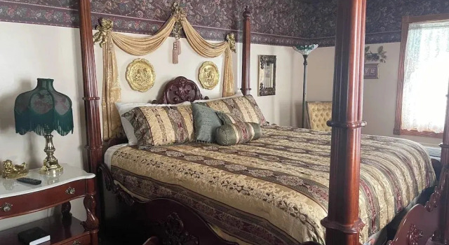 Номер Grand Victorian Inn Motel & Suites